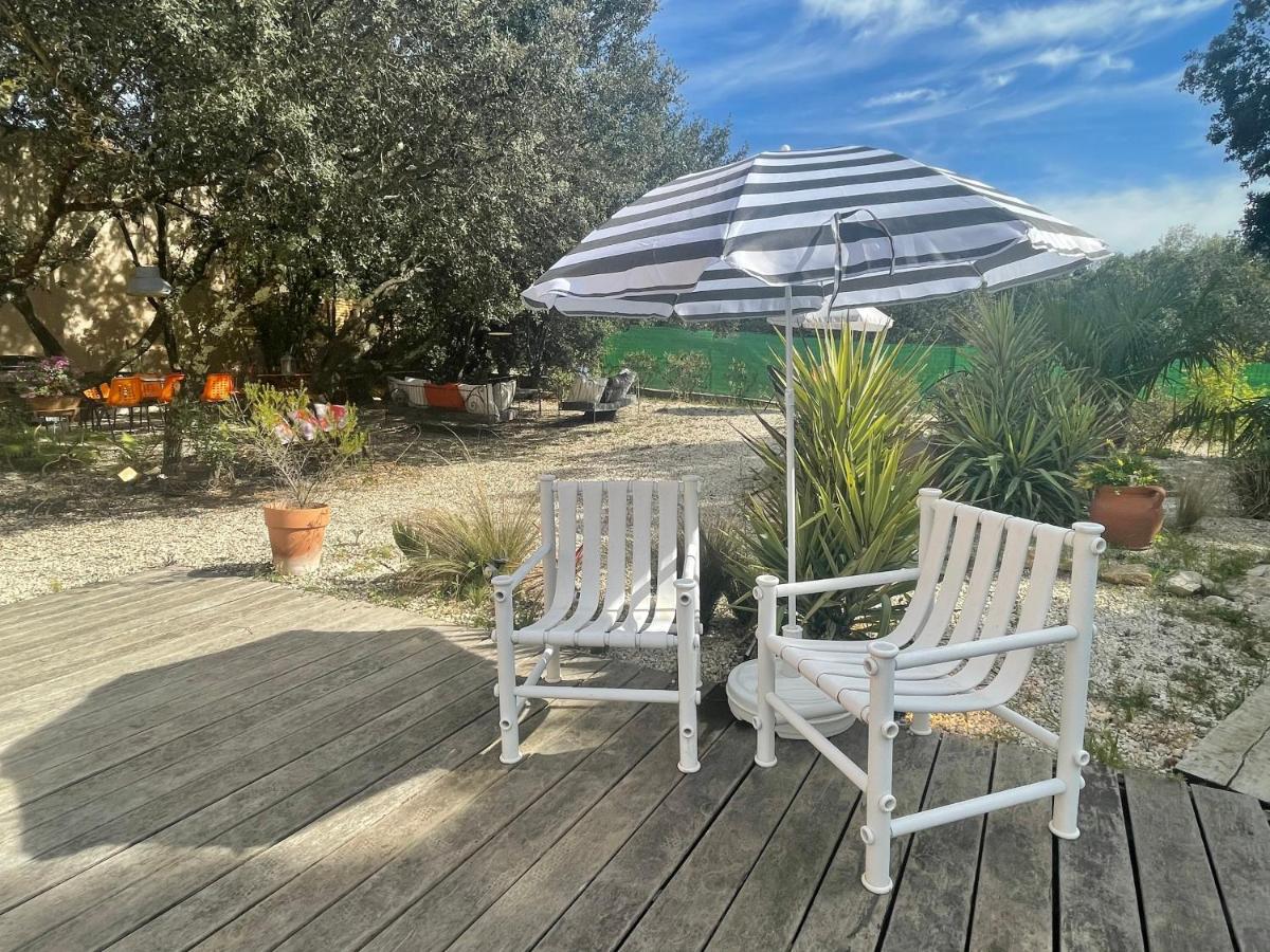 Bed and Breakfast Le Calme De La Garrigue Russan Exteriér fotografie