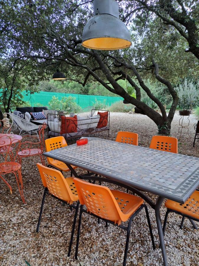 Bed and Breakfast Le Calme De La Garrigue Russan Exteriér fotografie